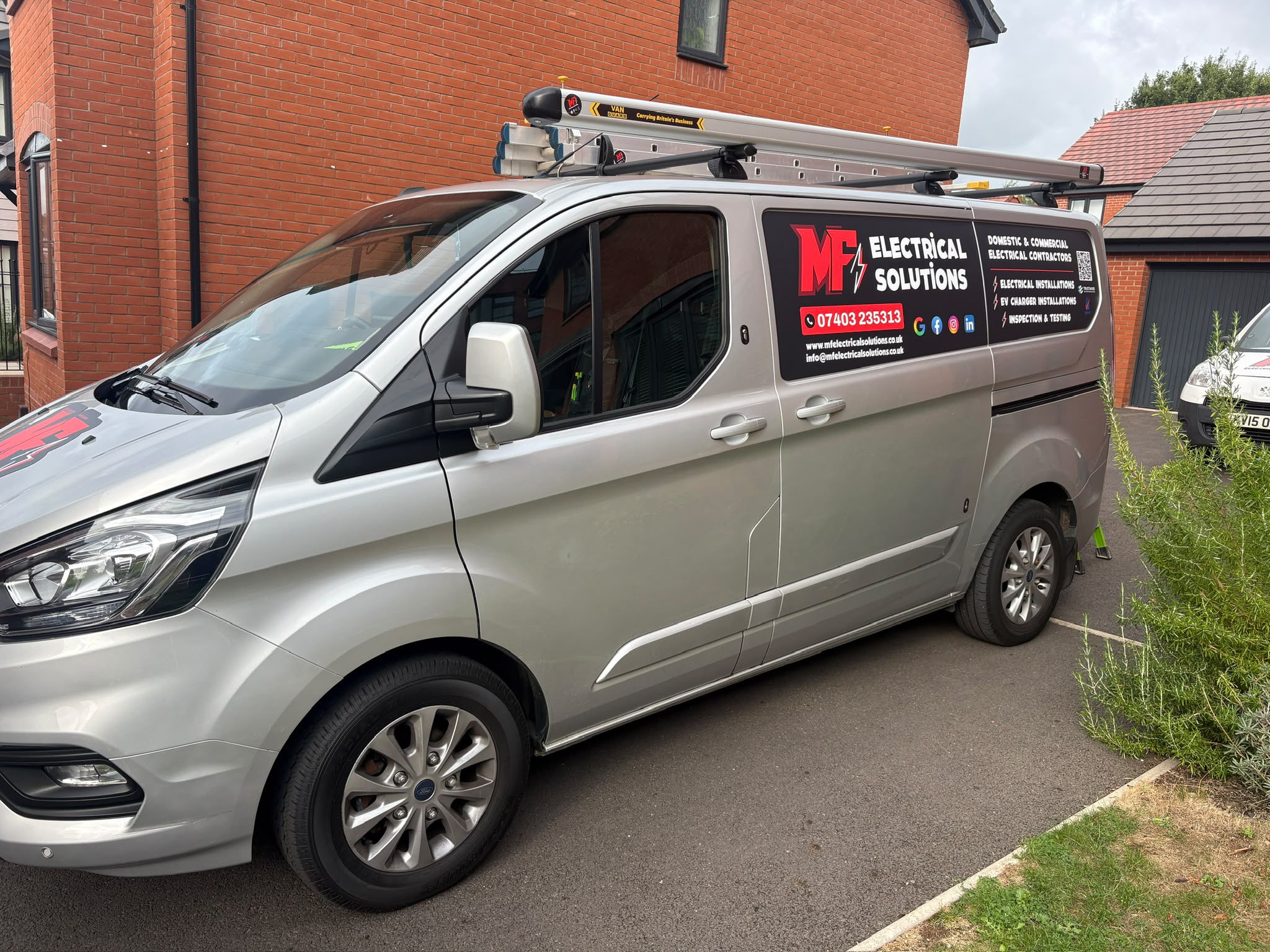 mf-electrical-van-img